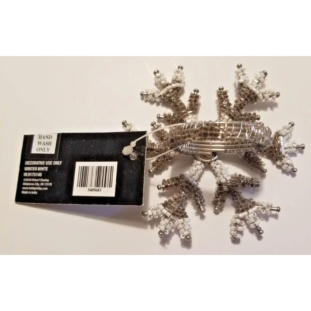 Robert Stanley Beaded Snowflake Napkin Ring Holders Set of 4 New White Silver VT